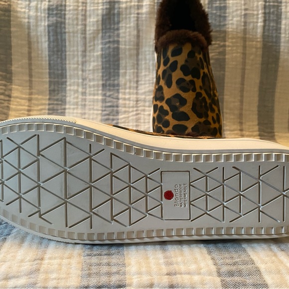 Blondo Waterproof Slip On Sneakers Size 10 - Picture 6 of 6